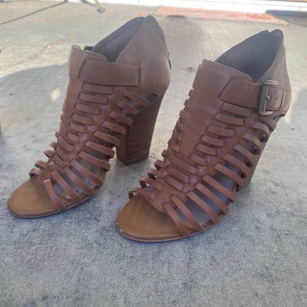 Hinge Leather Tan Block Heel | size 7.5